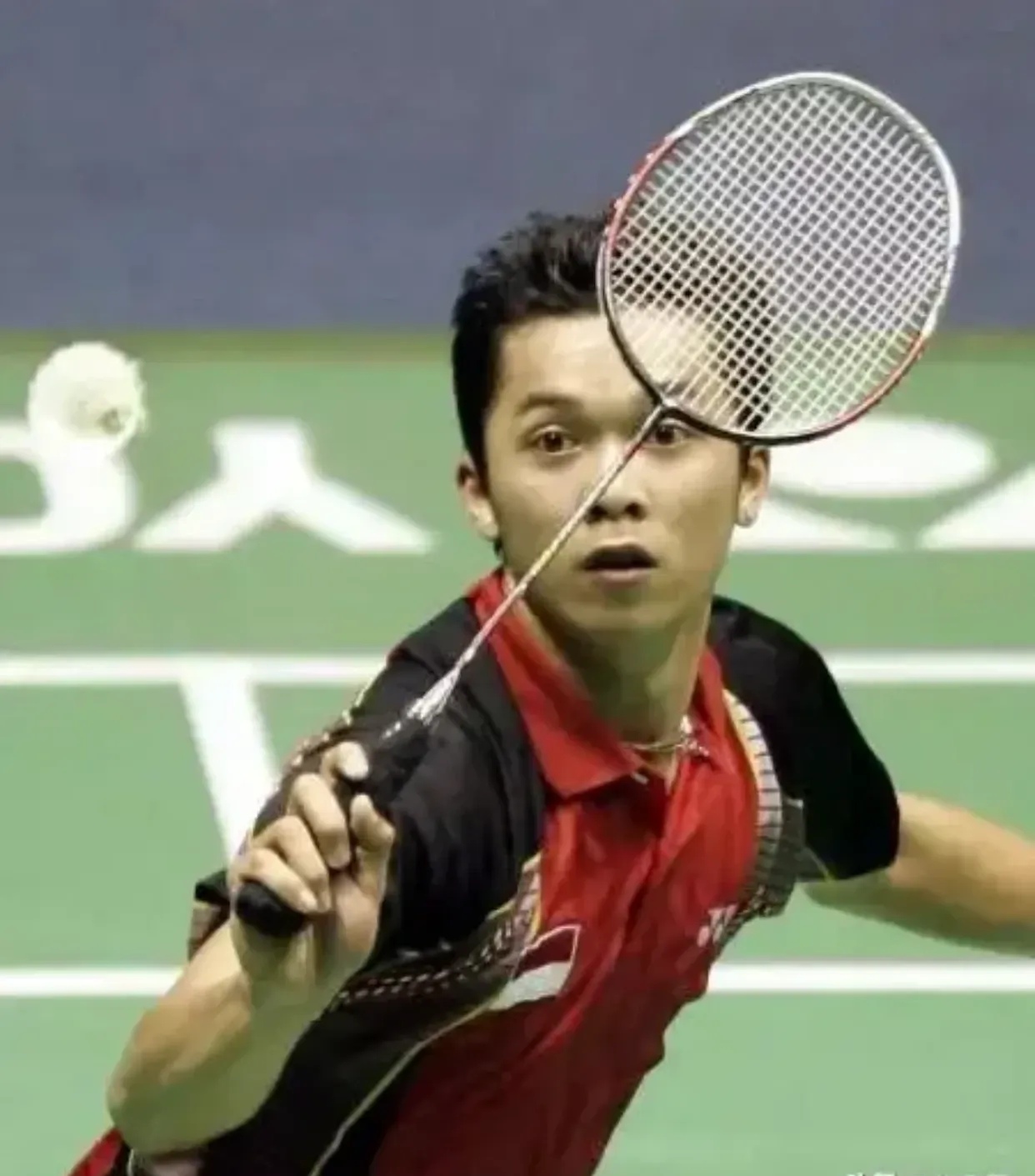 九游手机版-羽毛球队压哨绝杀海港，全场沸腾！经典一战再现传奇