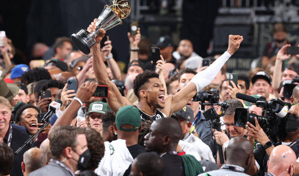 九游APP-雄鹿新秀表现惊艳，全场观众掌声不断，单位这么您的更多.